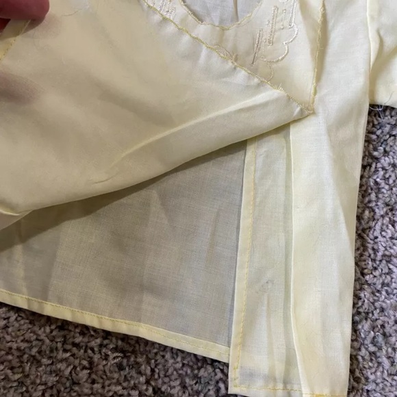 Vintage 50’s Infant Baby Kimono Gown Shirt Embroider Stitch Cute Flowers! Yellow - Picture 3 of 5